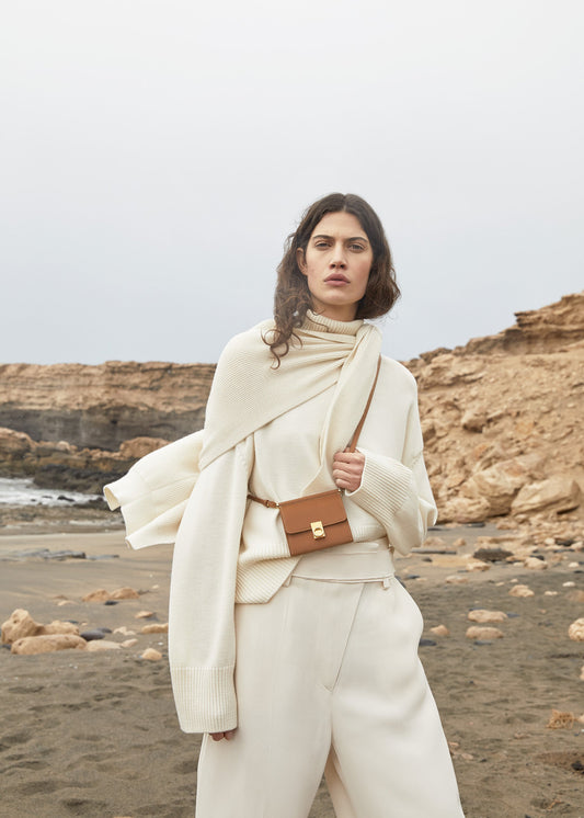 Crossbody Portemonnaie Numéro Sept - Camel Genarbtes Leder