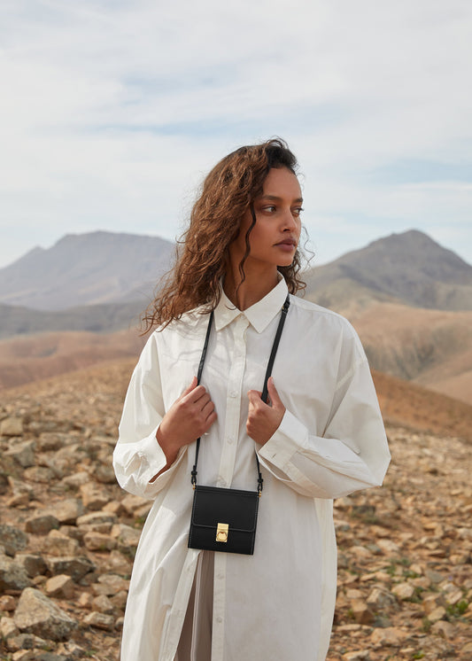 Crossbody Portemonnaie Numéro Sept - Schwarz Glattes Leder