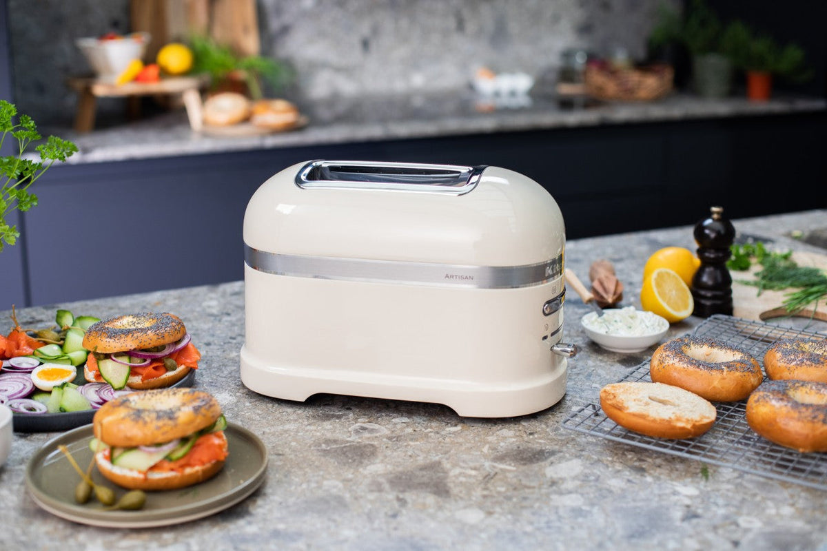 KitchenAid Paket 1, Toaster + Brötchenaufsatz Artisan 5KMT2204