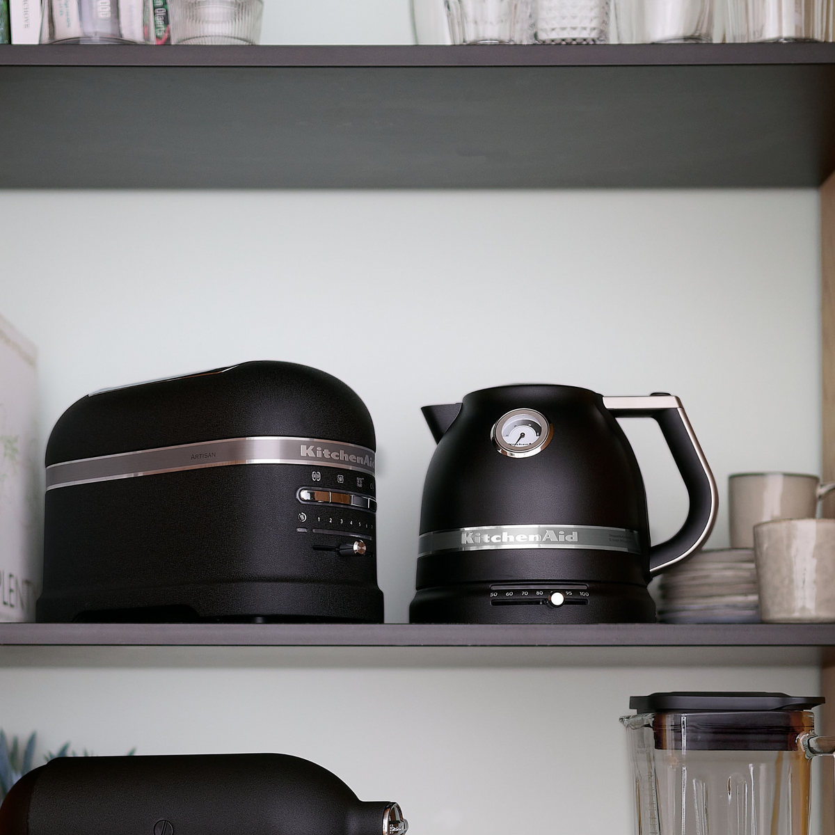 KitchenAid Artisan Frühstücksset inkl. Wasserkocher 5KEK1522, 2 Scheiben Toaster 5KMT2204 und Brötchenaufsatz