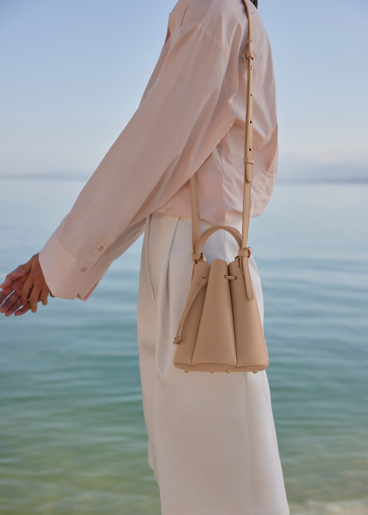 Numéro Huit Mini - Beige Genarbtes Leder