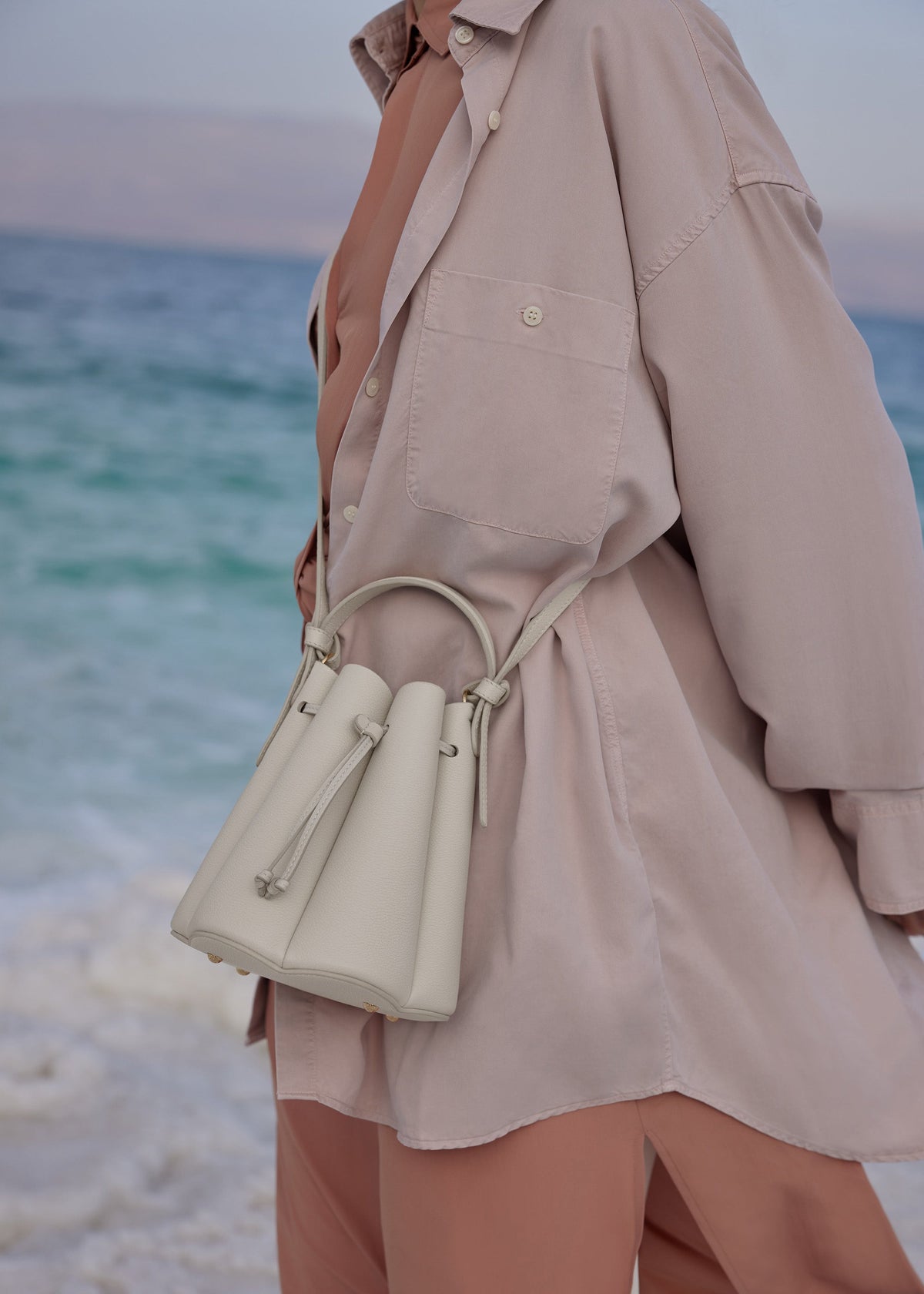 Numéro Huit Mini - Kreide Genarbtes Leder