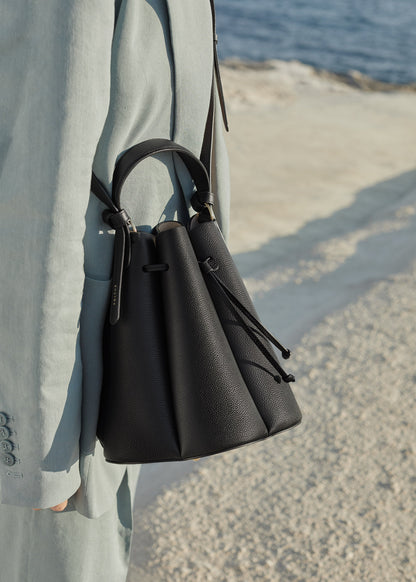 Numéro Huit - Schwarz Genarbtes Leder