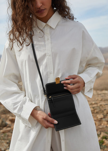 Crossbody Portemonnaie Numéro Sept - Schwarz Glattes Leder
